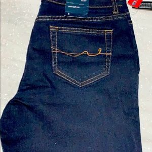At. John‘a Bay sizes4 slender Jean boot cut legs